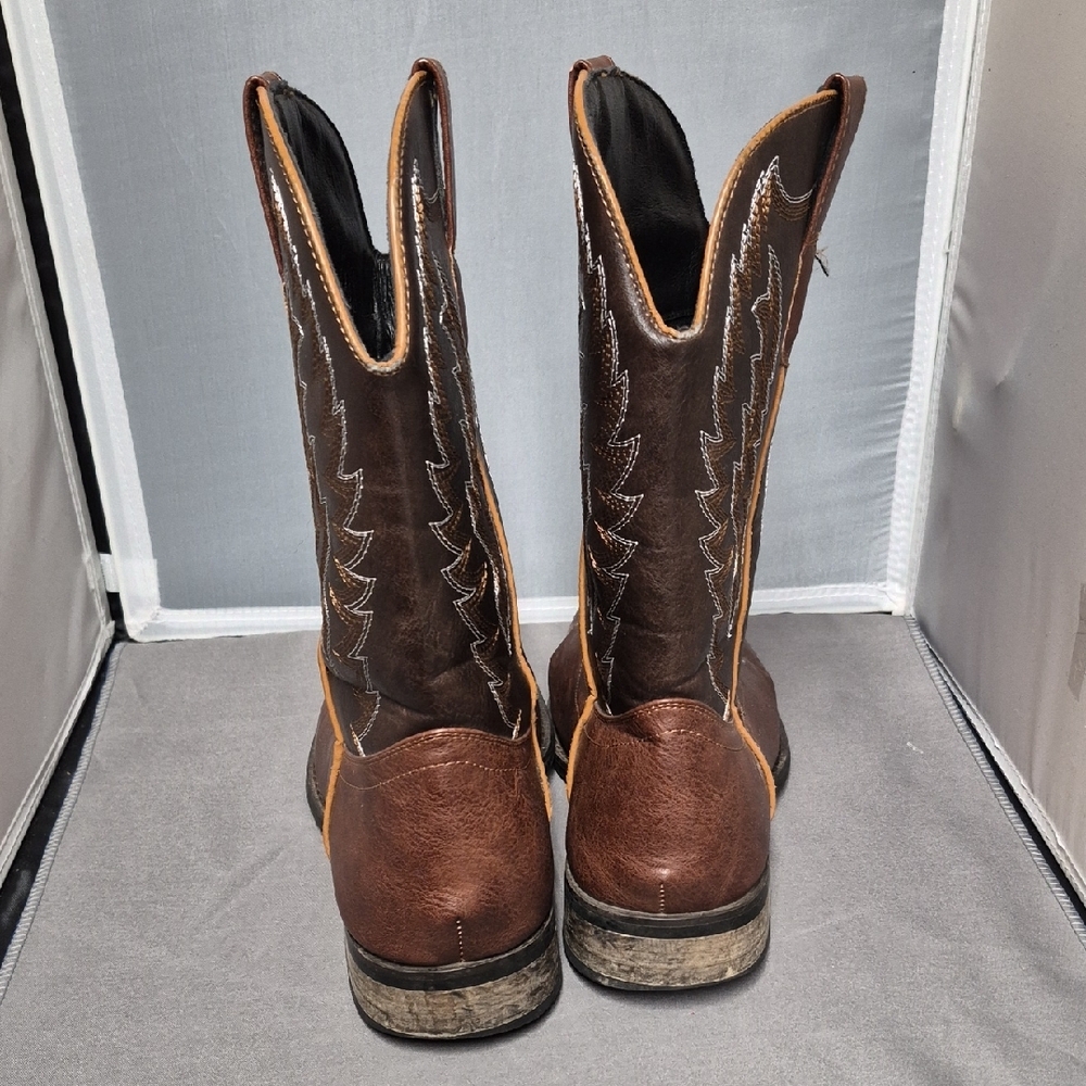 Ariat Two-Tone Western Boots - Picture 2 of 11